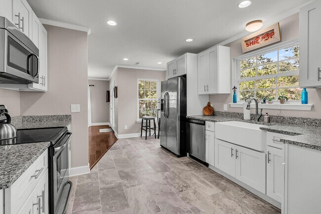 Building Photo - 339 Mt Royall Dr