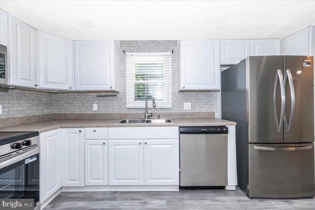 Building Photo - 12284 Bandera Ln