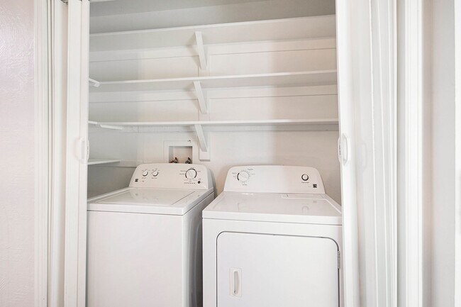 Building Photo - Spacious 3-Bedroom Upper Unit with Garage & Private Yard