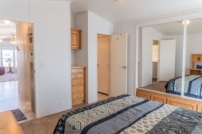 Building Photo - Cozy & Bright Manufactured Home in Fortuna Foothills – Furnished or Unfurnished!