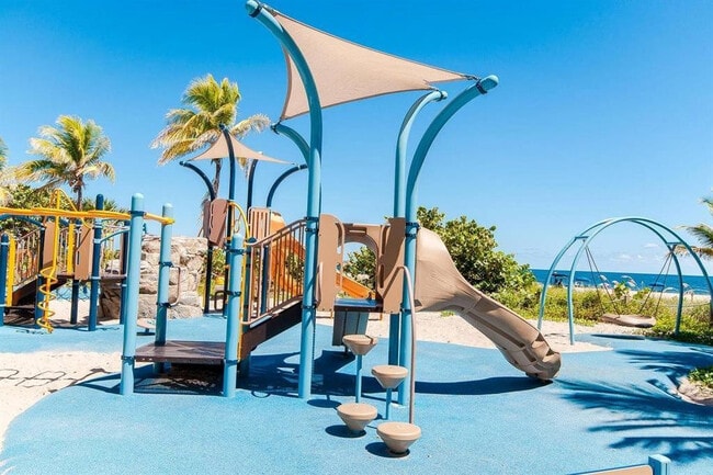 Building Photo - 2501 NE 12th St