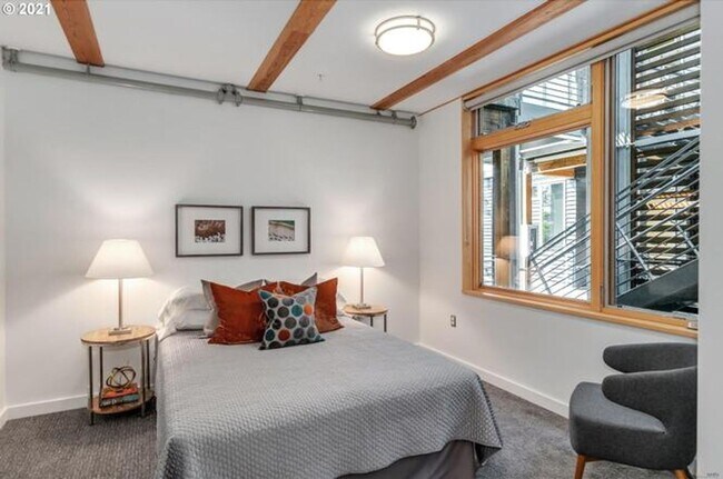 Building Photo - Urban Retreat in the Heart of Mississippi w/ Reserved Parking – 2bd/1.bath Upscale Condo