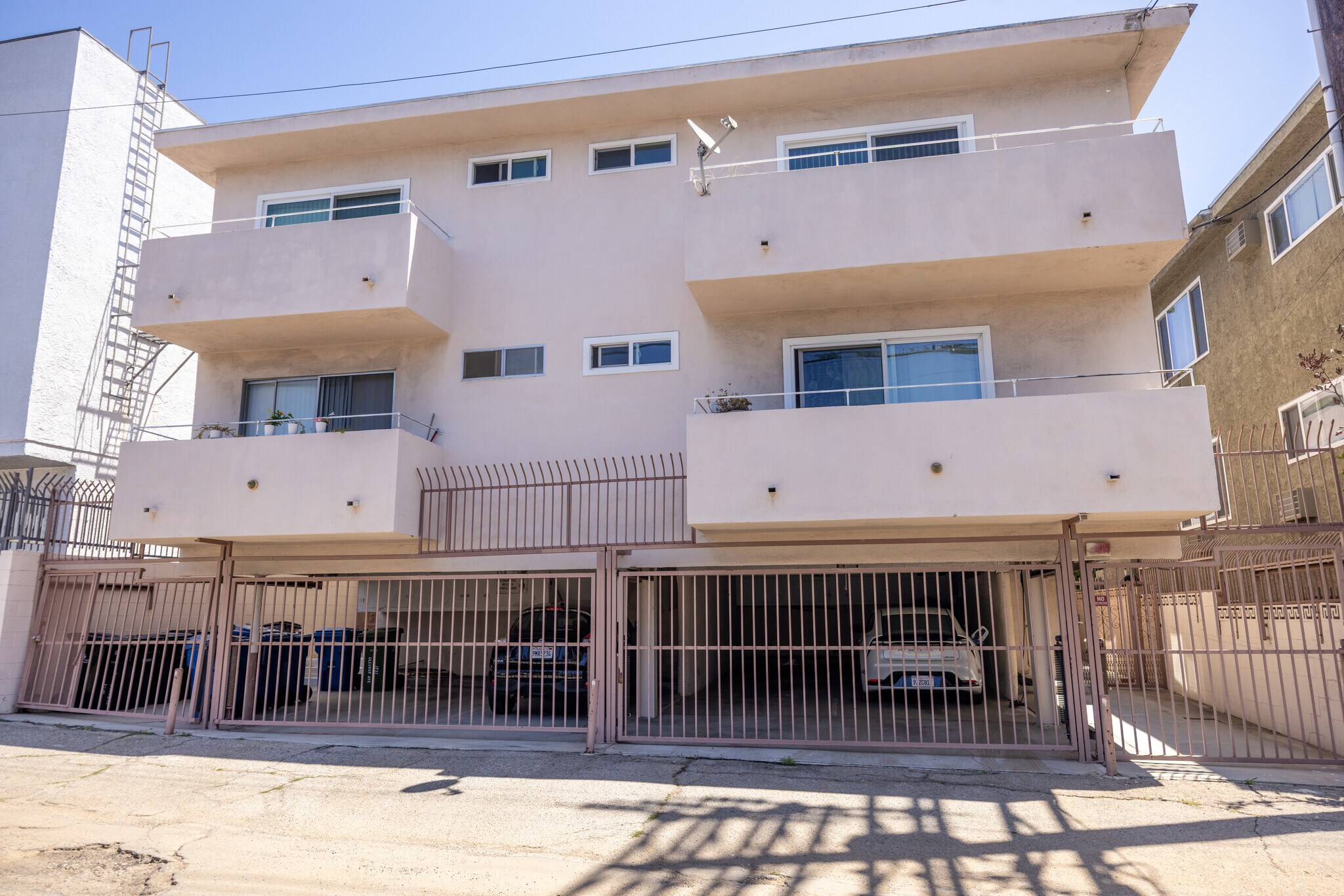 Building Photo - 1737 Glendon Ave