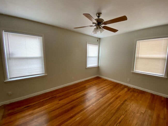 Building Photo - Move in special 2nd months rent $350 off