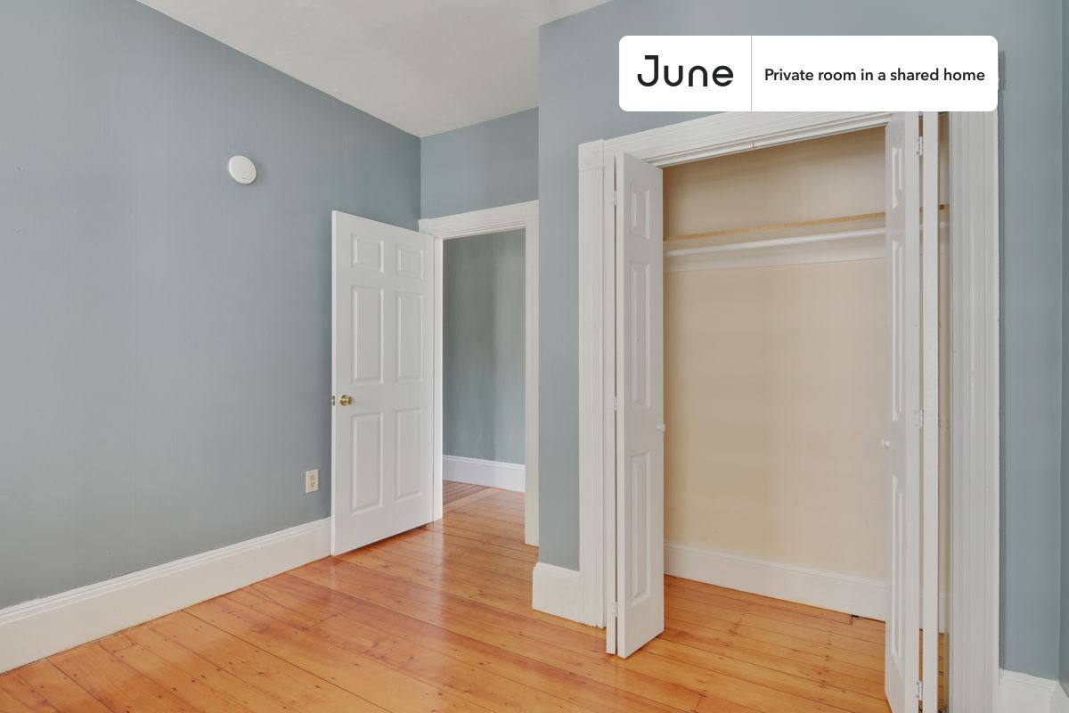 Building Photo - Room in Shared 4 bed/1 bath home in Polish Triangle