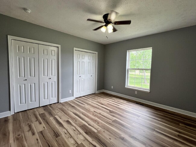 Building Photo - "Charming 3-Bedroom Haven with 2 Full Baths in Portland, TN – Your Cozy Retreat Awaits!"