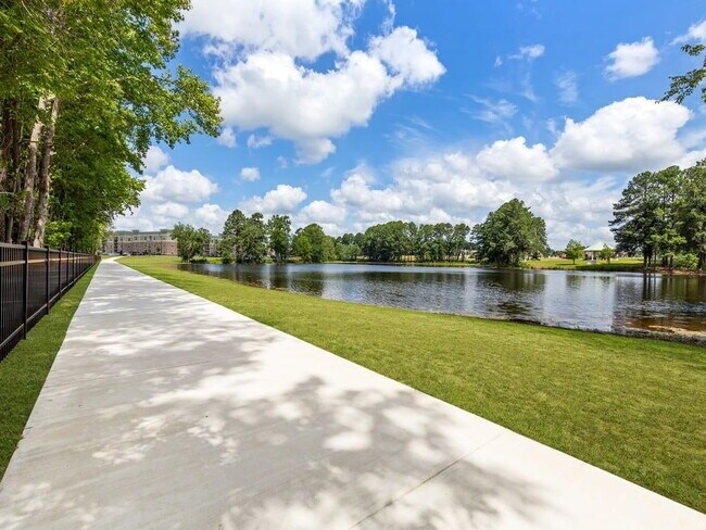 Building Photo - 266 Tiger Lily Dr