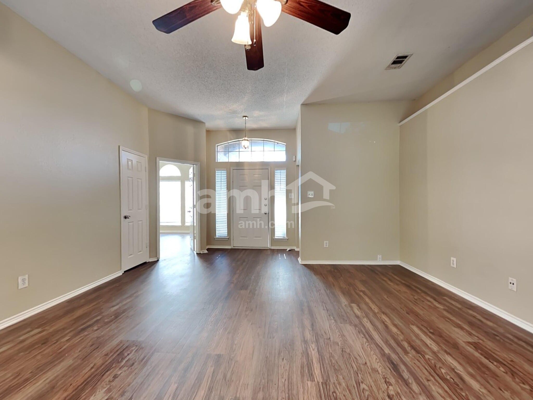 Building Photo - 733 Grandview Ave