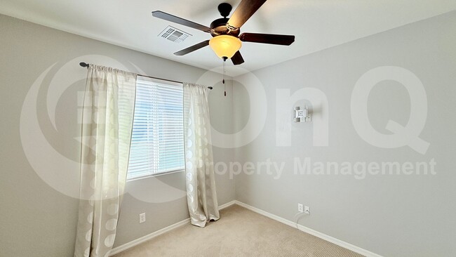 Building Photo - 3945 E Mesquite St