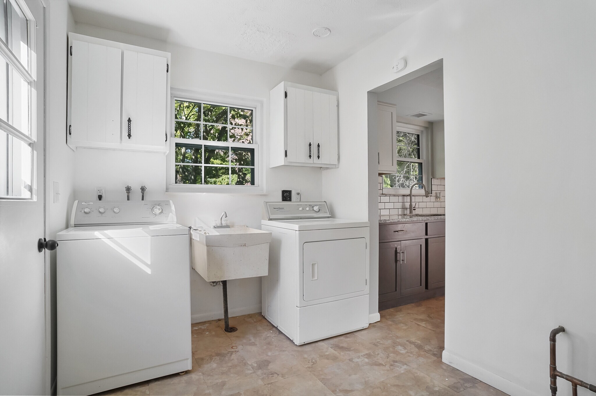 Building Photo - 5758 Beech Dr