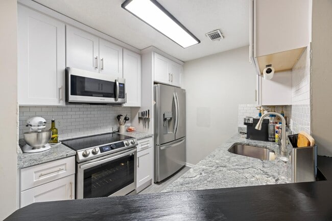 Building Photo - 340 Sandpiper Dr