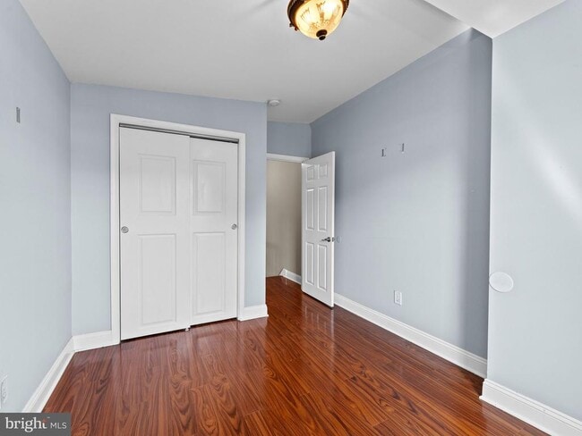 Building Photo - 3026 W Harper St