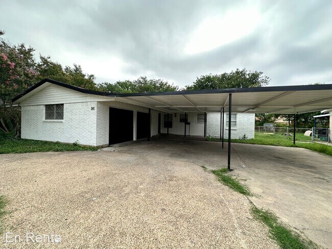 Primary Photo - 4 br, 2 bath House - 241 Palomino Dr