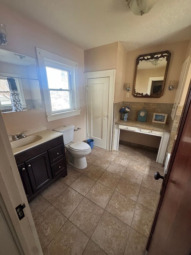 Building Photo - Furnished 3 Bedroom Home in Waynesville, MO!