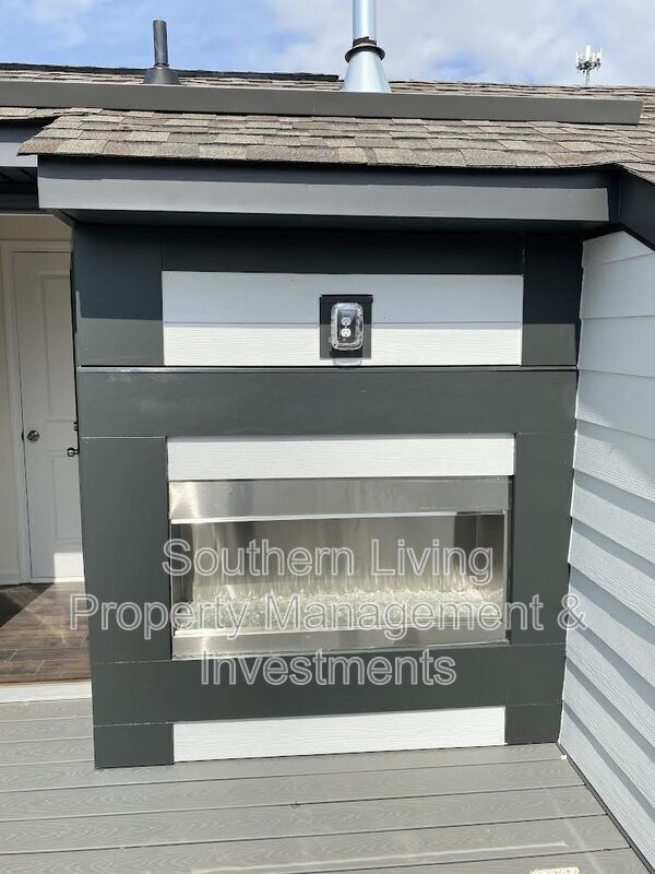 Building Photo - 13109 Simoneaux Ln