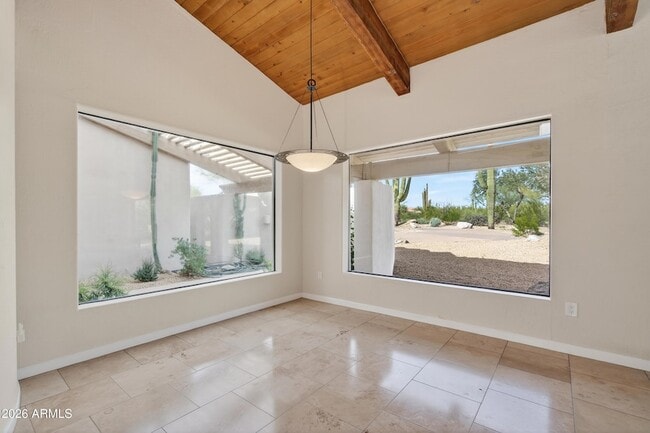 Building Photo - 8001 E Vista Bonita Dr