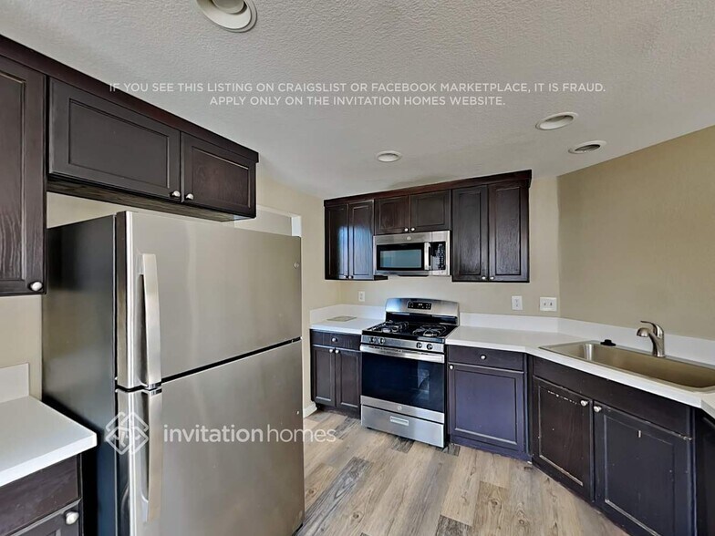 Building Photo - 3925 Laurel Brook Dr