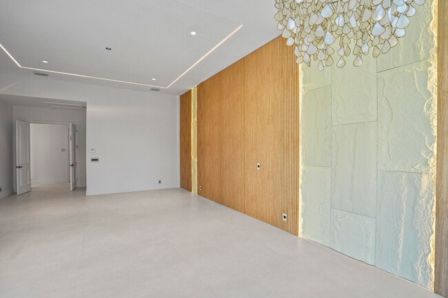Building Photo - 3201 E Stonebrook Cir