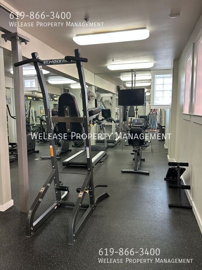 Building Photo - 1643 6th Ave-315