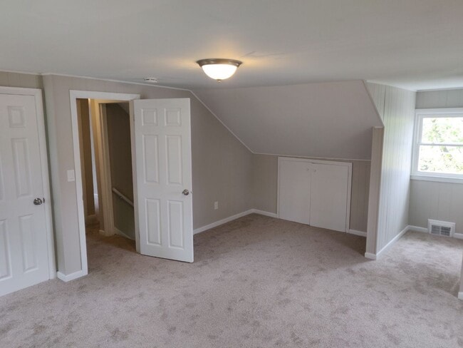 Building Photo - 5 Bedroom Home for Rent in Sixteen Acres