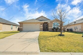 Building Photo - 1115 Roanoke Dr