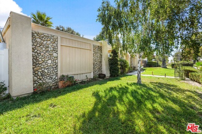 Building Photo - 3194 Rossini Pl