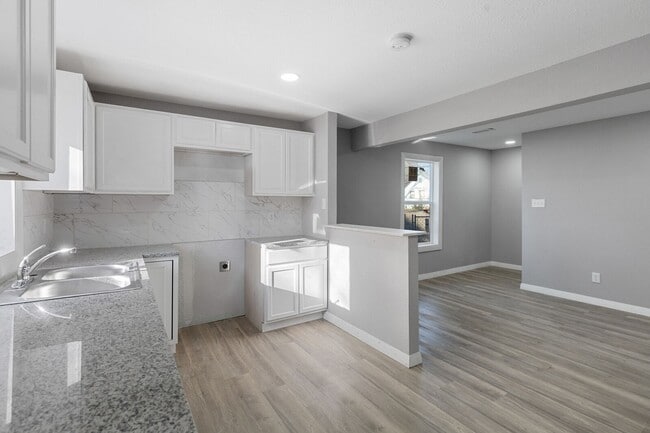 Building Photo - 3-Bedrooms and 2.5-Bathroom House - Convenient Living Near Oak Cliff & Downtown Dallas