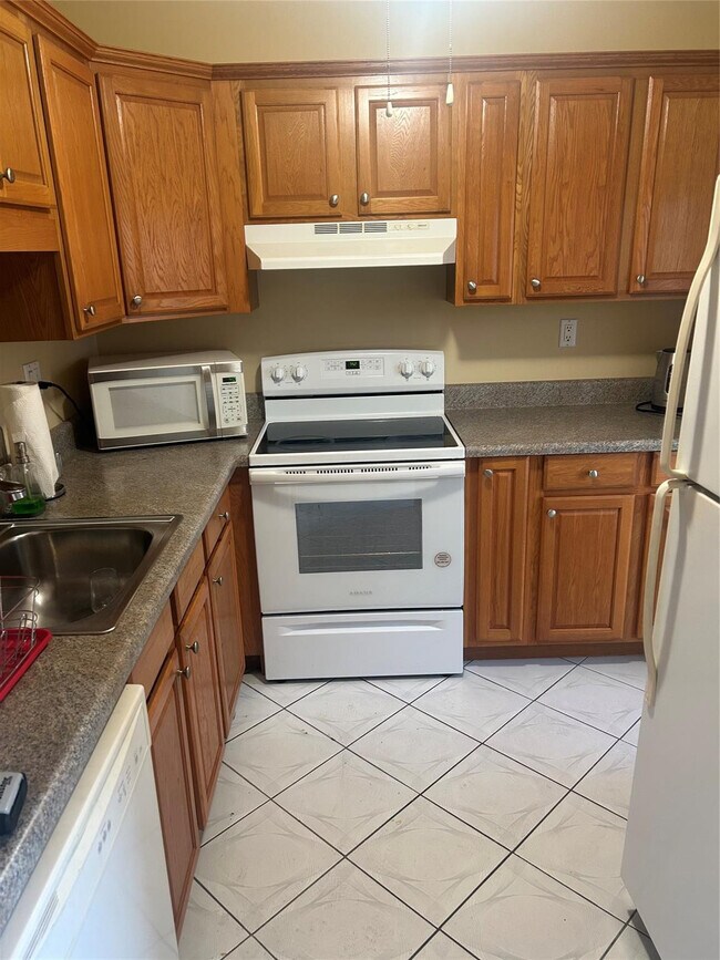 Building Photo - 4321 NW 16th St