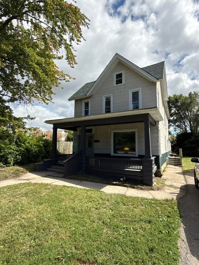 Primary Photo - 625 N Court St