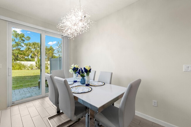 Building Photo - 1653 Lindley St