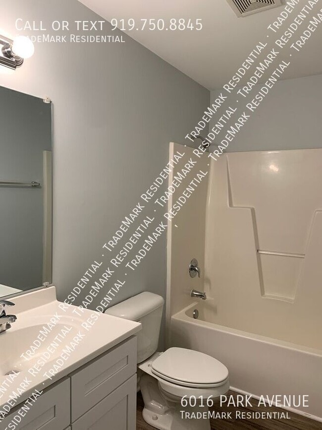 Building Photo - 6016 Park Ave