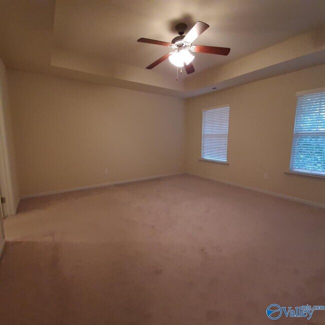 Building Photo - 160 Alderwood Dr