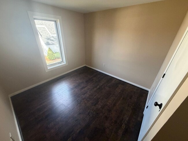 Building Photo - 3 Bedroom, 1.5 bath detached condo at Kens...