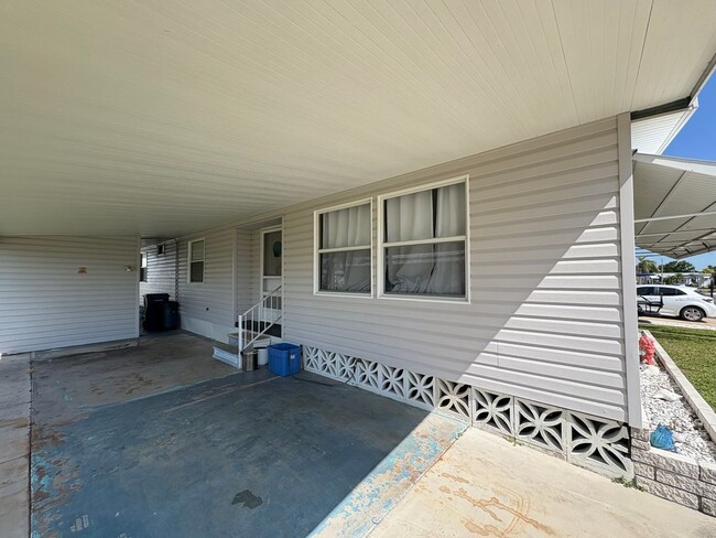 Building Photo - 5316 53rd Ave E