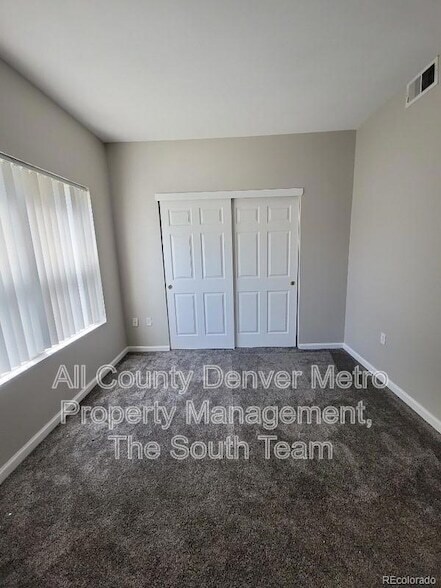 Building Photo - 3235 S Walden Ct
