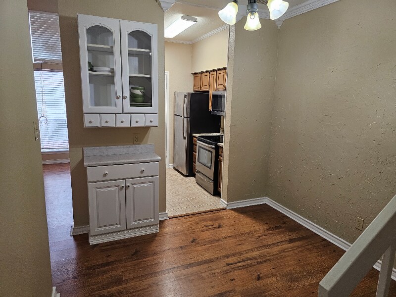 Building Photo - 6220 Bentwood Trail