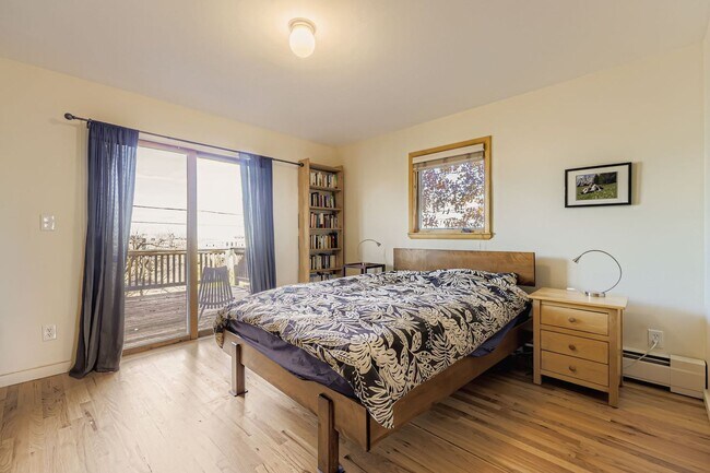 Building Photo - 2425 Dartmouth Ave