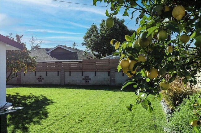 Building Photo - 15271 Yorkshire Ln