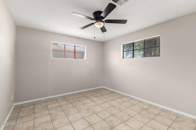 Building Photo - 3020 W El Caminito Dr