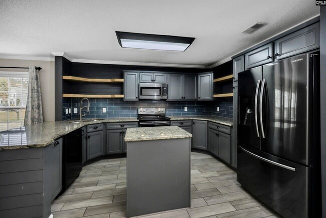 Building Photo - 331 Bracken Dr