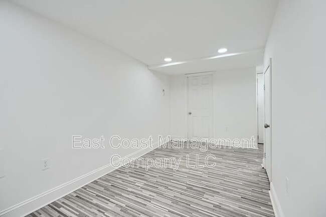 Building Photo - 515 Archer St