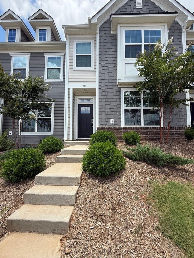 Primary Photo - Charming 3BR Townhome in Greer