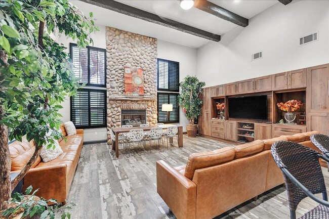Building Photo - 555 E Silverado Ranch Blvd