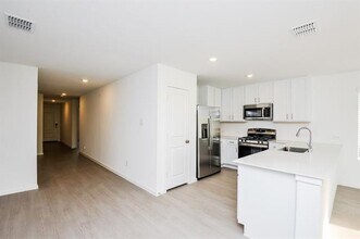 Building Photo - 2712 Mistwood Dr