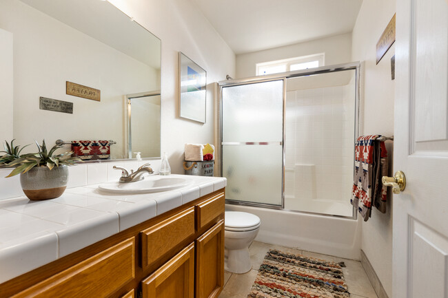 2nd bath - 11938 Torrey Pines Dr
