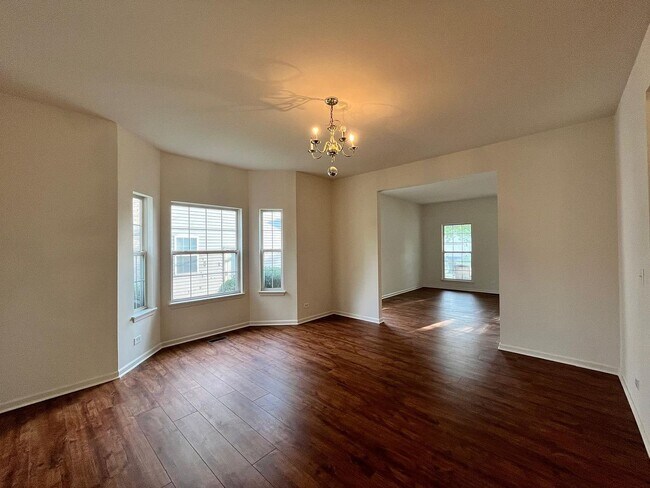 Building Photo - 2803 Bluewater Cir