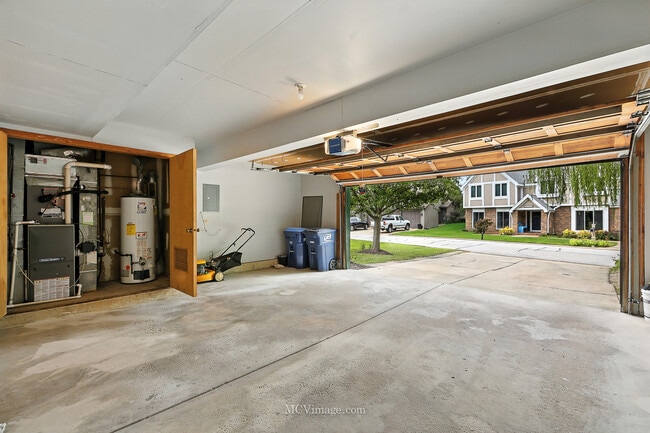 Building Photo - 2101 Babst Ct