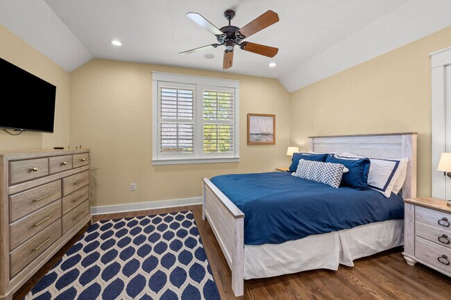 Building Photo - 2469 Bungalo Ln