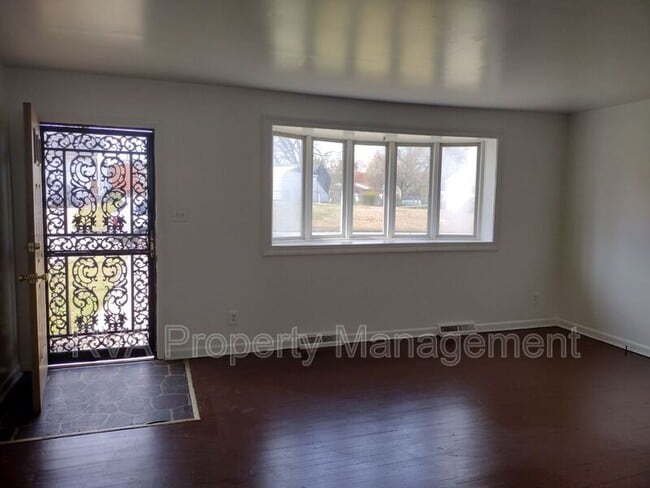 Building Photo - 1311 Beazley St