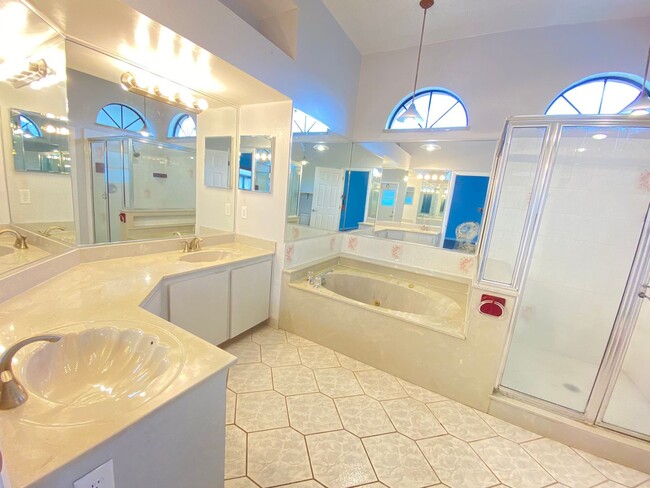 Building Photo - Spacious 3-Bedroom Home with Private Pool ...